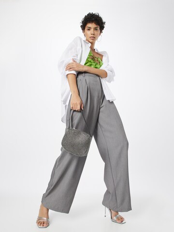 Monki Широки крачоли Панталон с набор в сиво