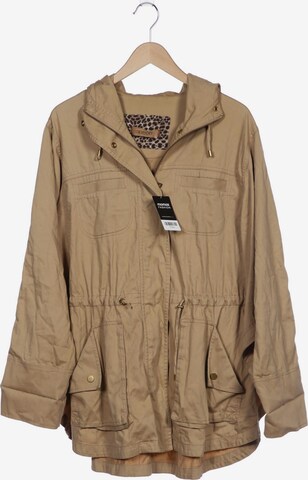 apriori Jacket & Coat in M in Beige: front