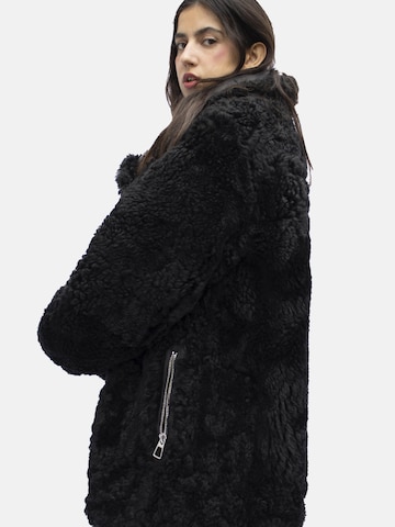Just things we like - Abrigo de invierno 'MIO Reversible Shearling Coat' en negro