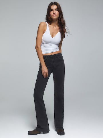 Pull&Bear Flared Jeans i svart