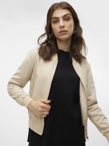 VERO MODA Tussenjas in Beige