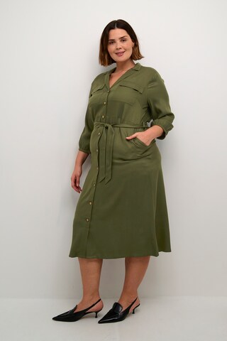 Robe-chemise 'Nanne' KAFFE CURVE en vert