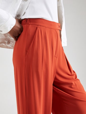 Max Mara Leisure - Loosefit Pantalón plisado 'GIOCHI' en rojo