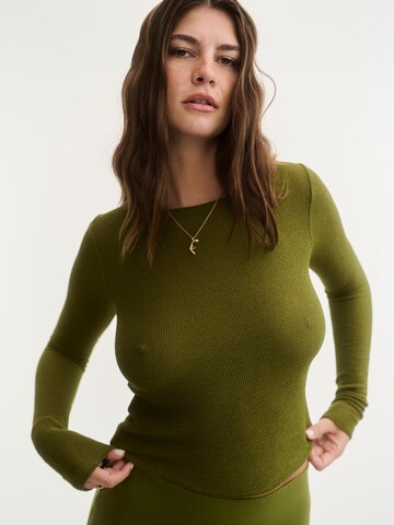 ABOUT YOU x Laura Giurcanu - Jersey en verde: frente