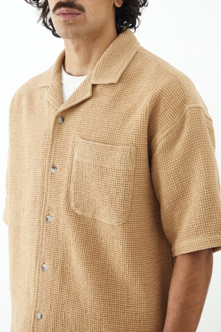 BDG Urban Outfitters Klasický střih Košile – hnědá