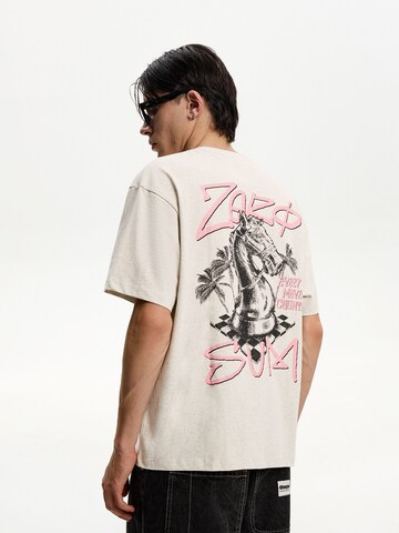 Bershka T-Shirt 'CHESS' in Grau: Vorderseite