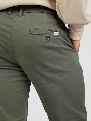 Lindbergh Slim fit Chino trousers in Green