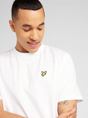 Lyle & Scott Футболка в Белый