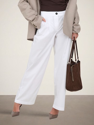 JDY Loose fit Trousers 'JDYMio' in White: front