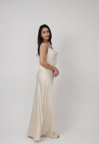 Elara Kleid in Beige