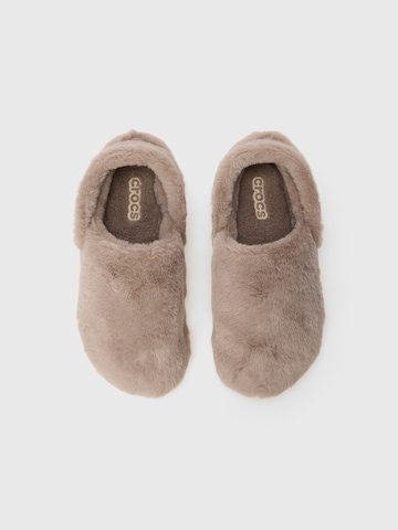 Crocs Puukengät & Crocs-jalkineet 'Classic Unfurgettable' värissä ruskea