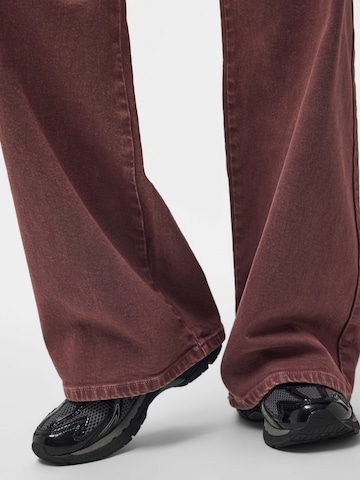 Wide leg Jeans 'PCSelma' di PIECES in rosso