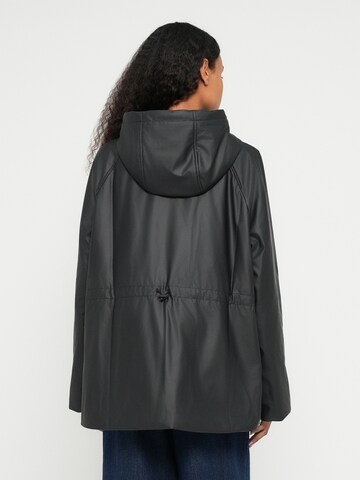 Barbour International Between-seasons parka 'Jourdaine' in Black