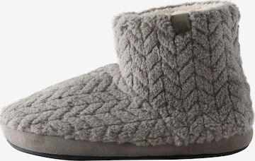 pilka Next Naminės šlepetės: priekis