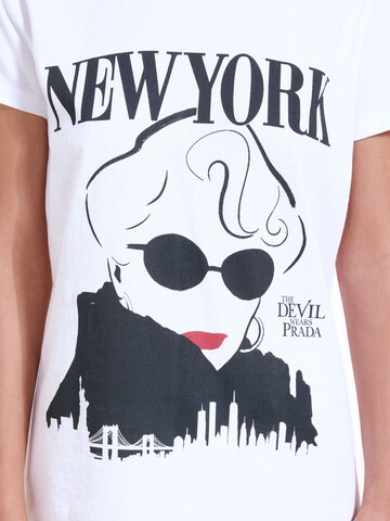Friends Like These Μπλουζάκι 'Devil Wears Prada' σε λευκό