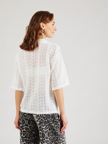 Chemisier 'PCLADY' PIECES en blanc