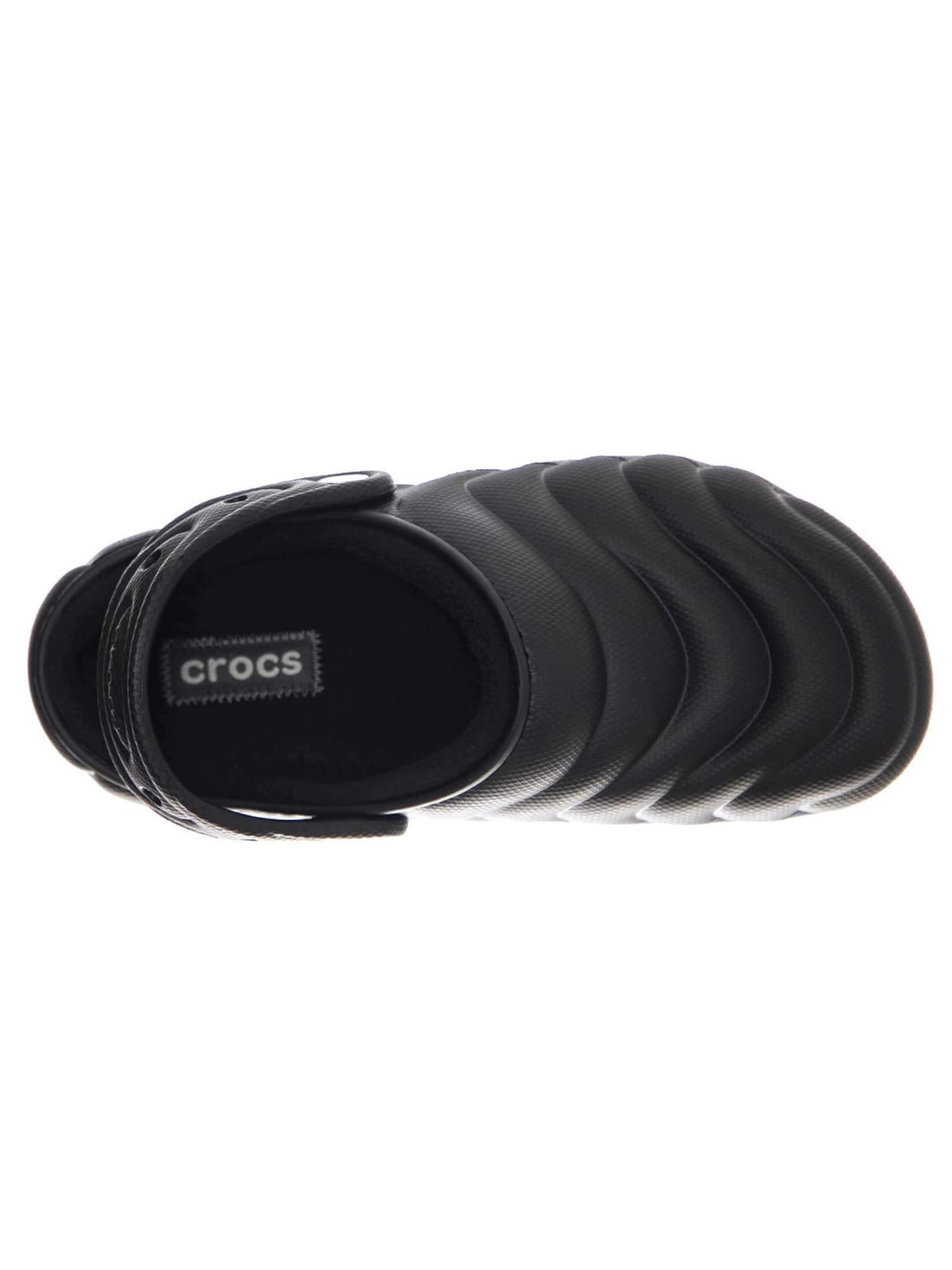Sabots 'Classic Lined Overpuff Clog BLK' Crocs en noir