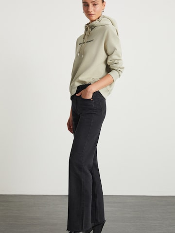 Grimelange Суичър в зелено