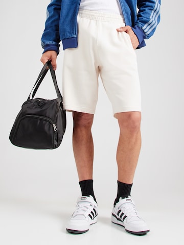 Regular Pantalon 'Essentials Trefoil' ADIDAS ORIGINALS en blanc : devant