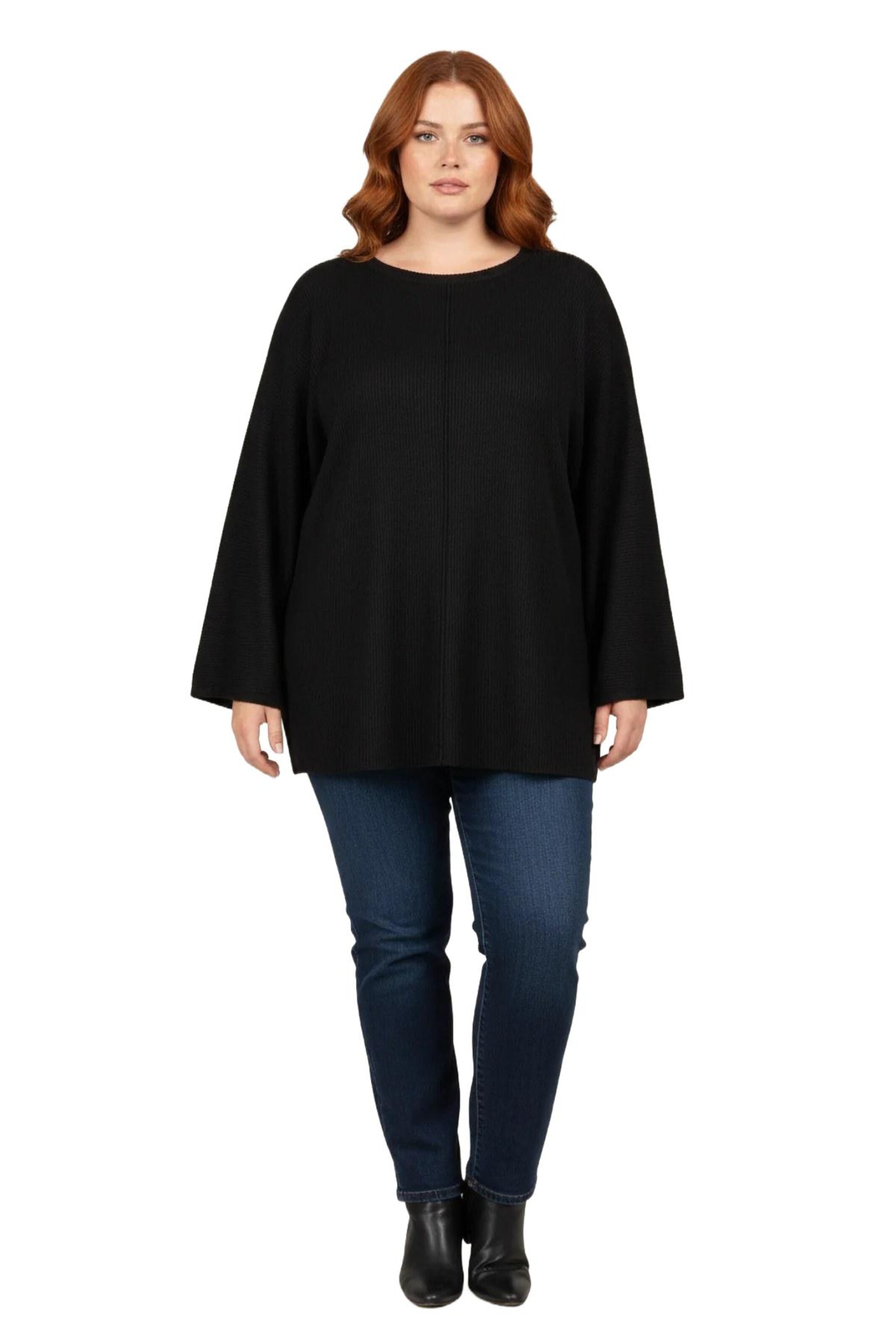 Shape Of You Pullover in Schwarz