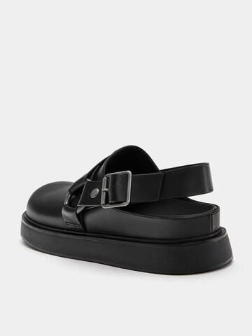 Pull&Bear Clogs in Black