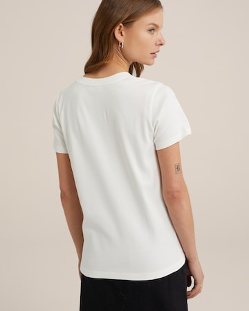 T-shirt WE Fashion en blanc