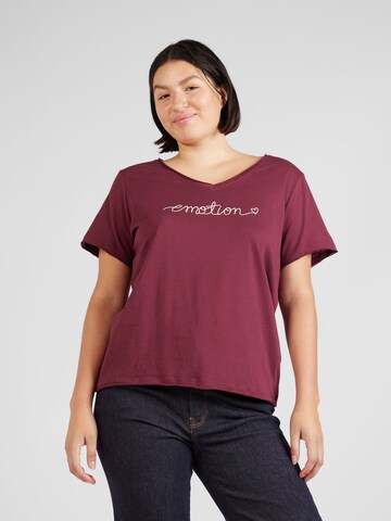 ONLY Carmakoma - Camiseta 'QUOTE' en rojo: frente