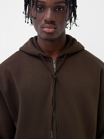 Bershka Sweatjacka i brun