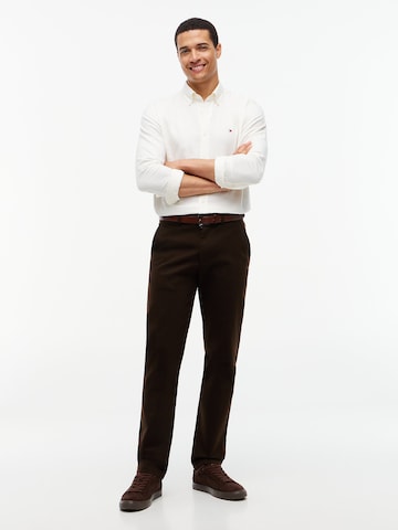 TOMMY HILFIGER Sneakers laag in Bruin: voorkant
