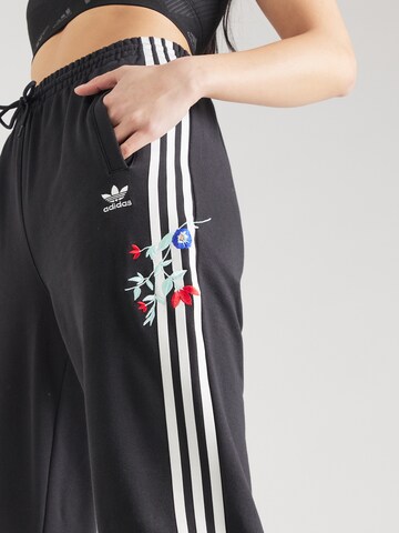 ADIDAS ORIGINALS Voľný strih Nohavice - Čierna