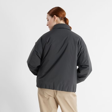 new balance Jacke in Grau
