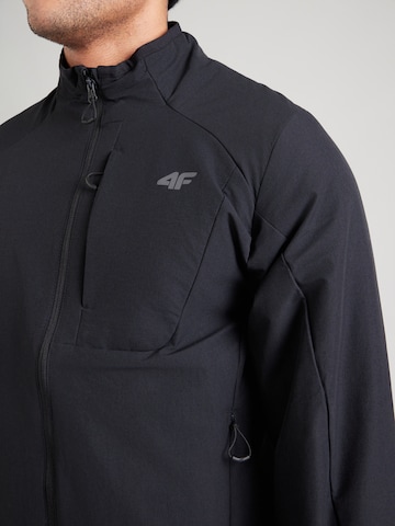 Geacă outdoor de la 4F pe negru
