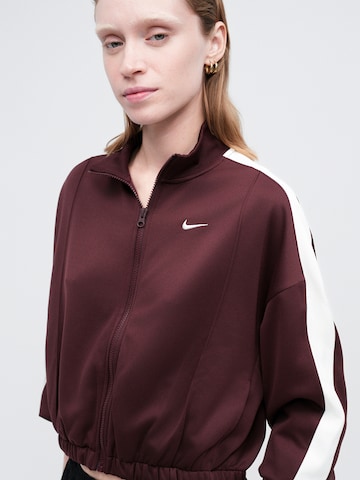 Nike Sportswear - Casaco em moletão em vermelho