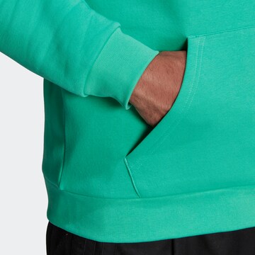 ADIDAS ORIGINALS Regular Fit Sweatshirt 'Trefoil Essentials' in Grün