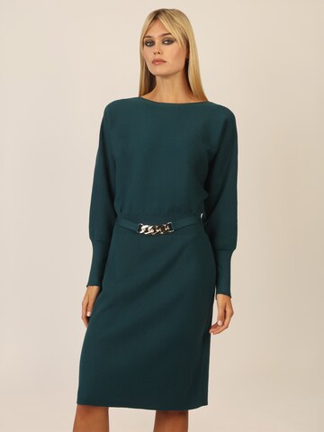 APART Strickkleid in Grün: Vorderseite