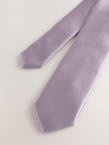 Next - Accesorios para traje en lila