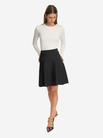 NÜMPH Пола 'NULILLYPILLY SKIRT' в черно: отпред