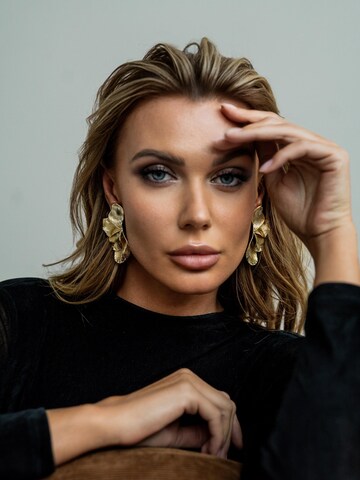 CLASSYANDFABULOUS Jewelry Earrings 'Oversize Ginkgo Leaf' in Gold