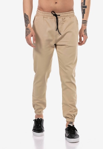 Redbridge Regular Broek in Beige: voorkant