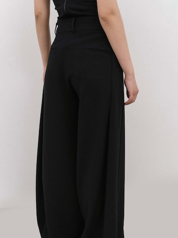 4TAILORS Flared Broek in Zwart