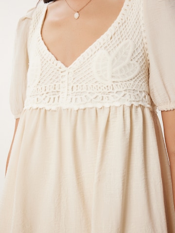 bēšs Happiness İstanbul Kleita