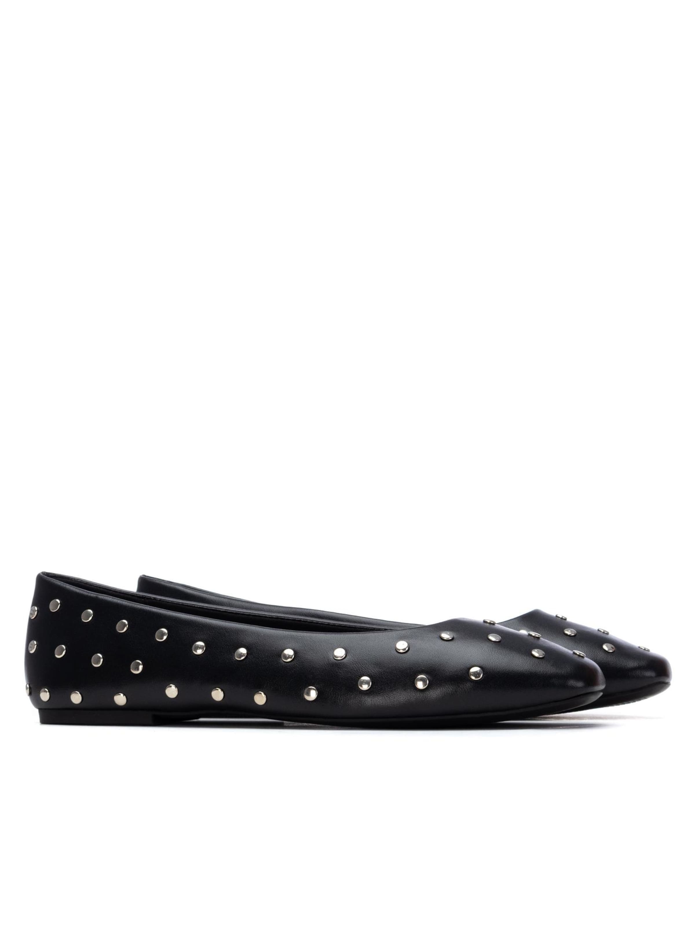 Xti Sandals in Black