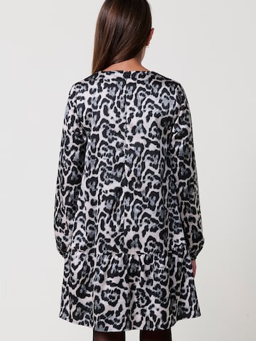 KOROSHI Платье в Черный