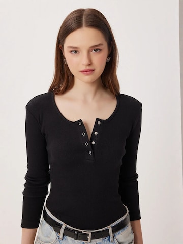 Camicia da donna di Happiness İstanbul in nero