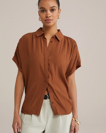 WE Fashion Blouse in Brown: front