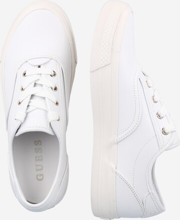 GUESS Sneaker 'PEREZZ' in Weiß