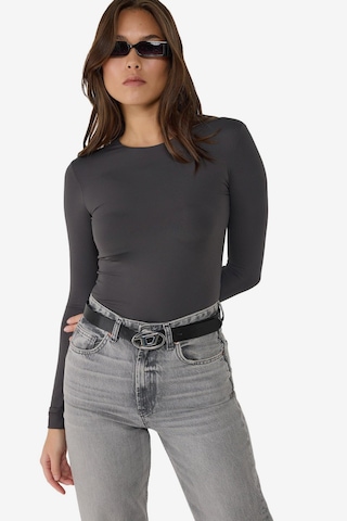 No Matter What Shirt in Grijs: voorkant