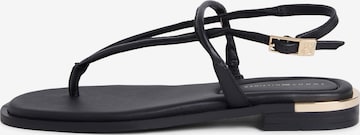 TOMMY HILFIGER Сандали с разделител за пръстите в черно: отпред