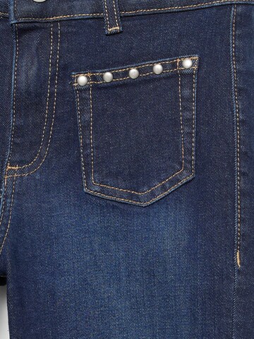 évasé Jean Pull&Bear en bleu