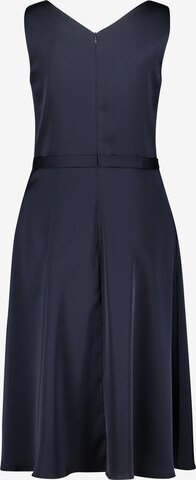 Robe de cocktail Vera Mont en bleu